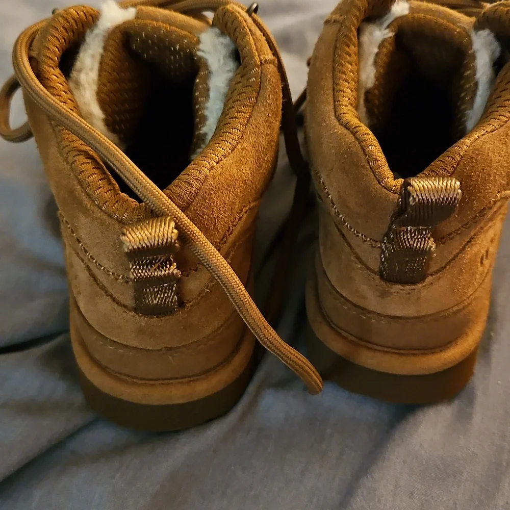 Size 13 UGG Kids Tan‎ Lace-Up Boots - Picture 5 of 7
